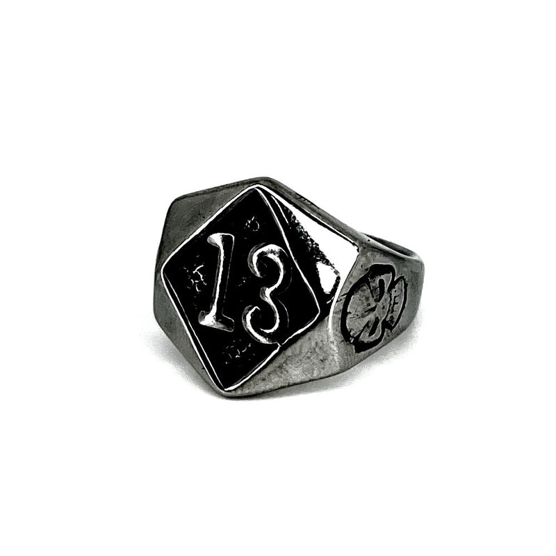 A26 Lucky 13 Ring