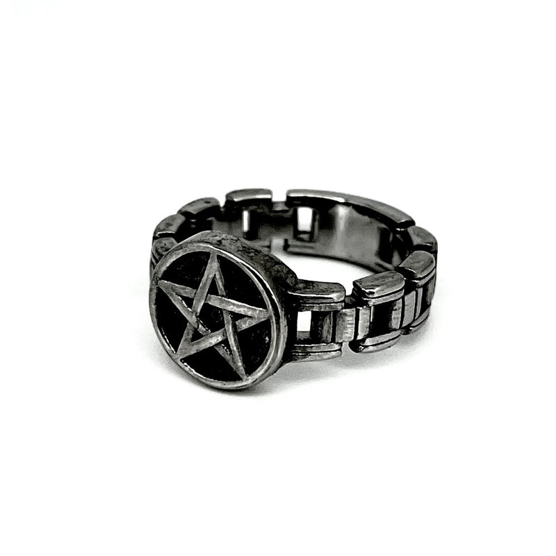 A11 Chained Pentagram Ring