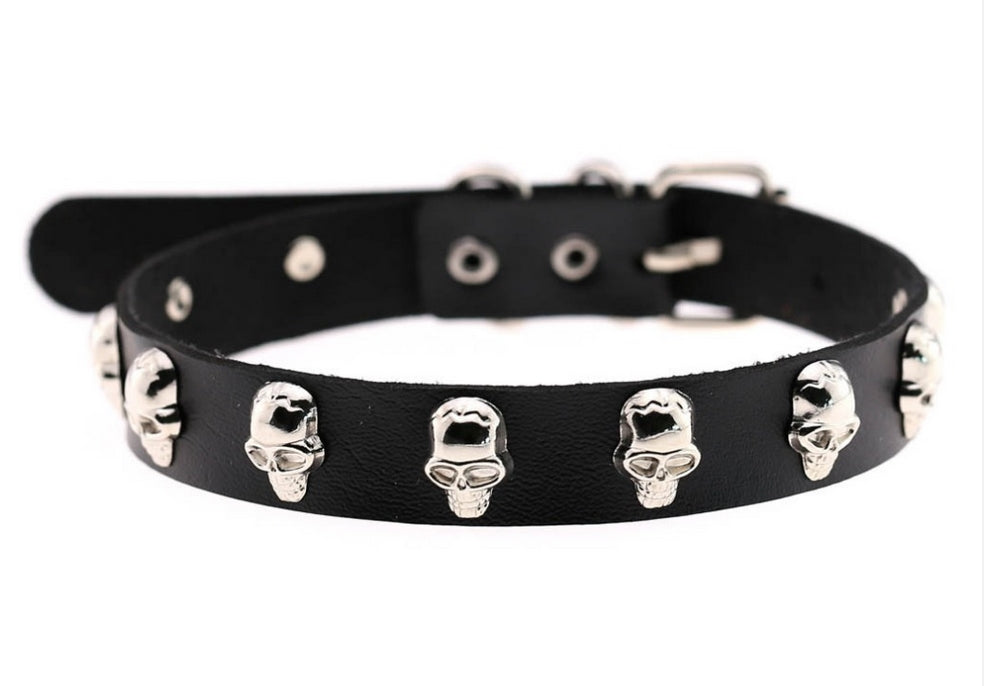 Skulls Choker